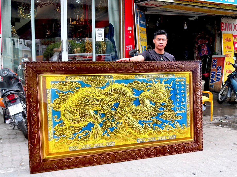 Bức tranh cá chép hóa rồng mạ vàng 24K được nghệ nhân của chúng tôi chế tác hoàn toàn thủ công tinh xảo